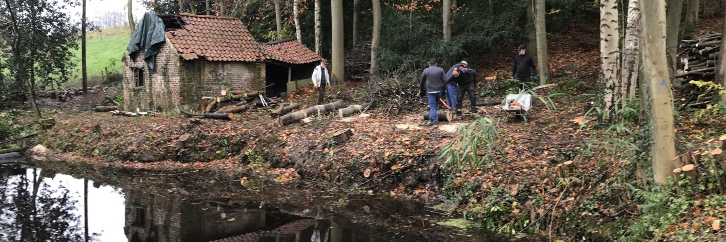 Dag van de natuur, rond de vijver aan de Kruisborrekapel.