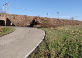 Kale spoorwegberm in Landen